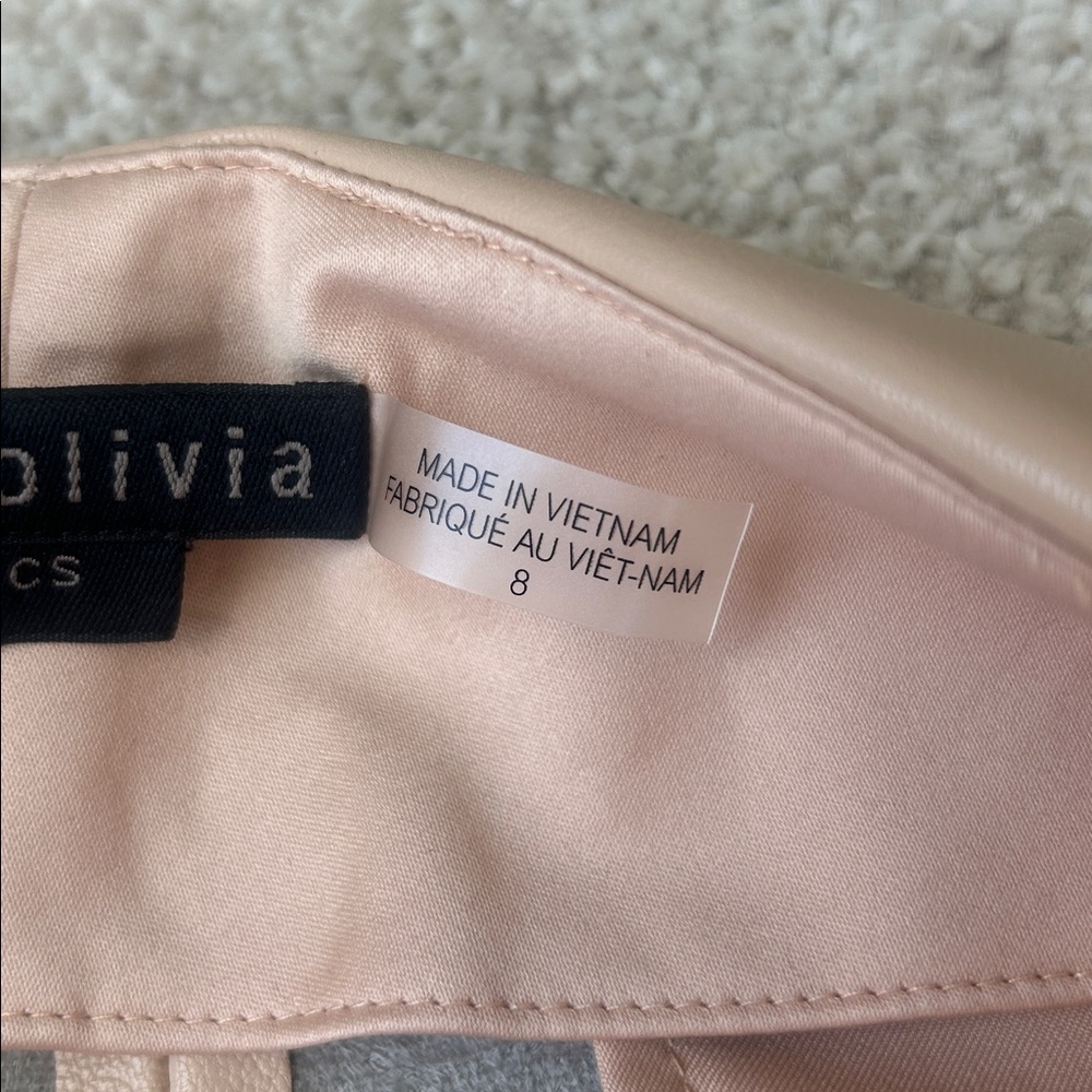 New Alice and Olivia Steffie faux leather shorts - Picture 5 of 16